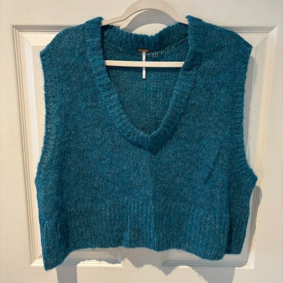 Free People Sweaters - NWOT Free People Dream Maker Crop Alpaca Blend Sweater Vest